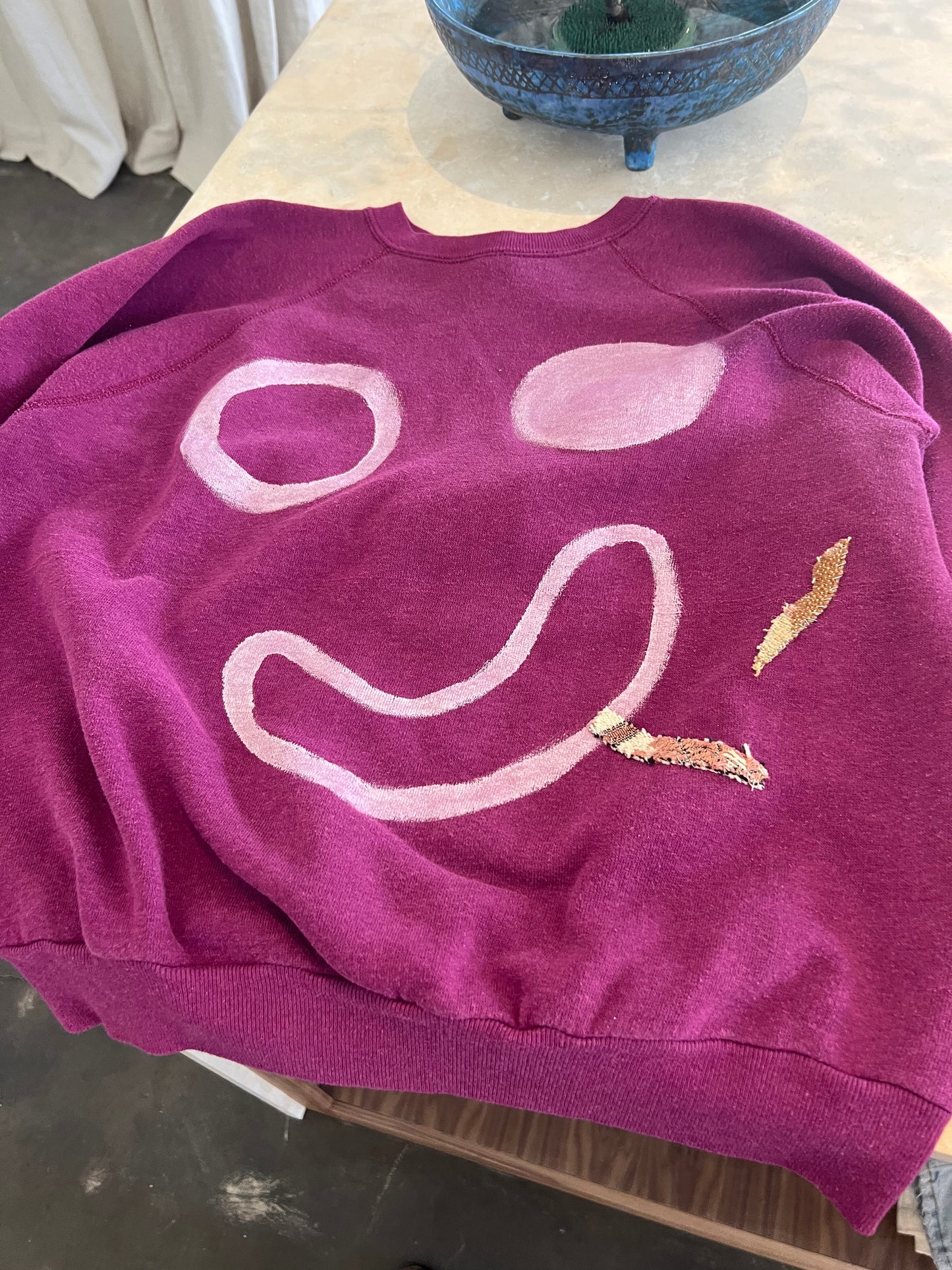 Vintage Smile Sweatshirt with Cig