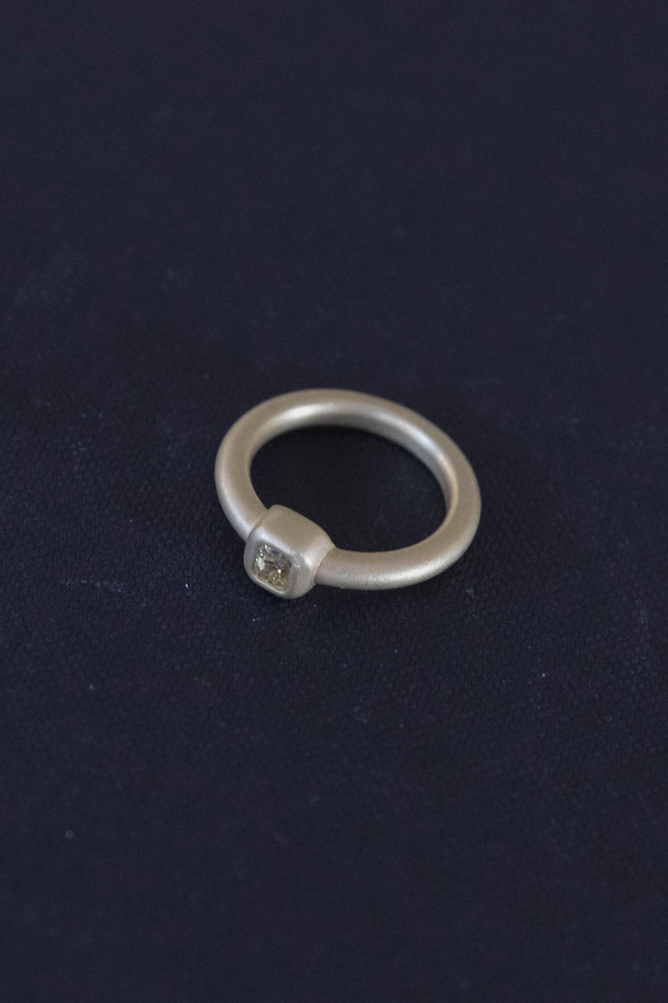 19k Gold and Solitaire Yellow Diamond Ikon Ring 10235 Sz 5.75